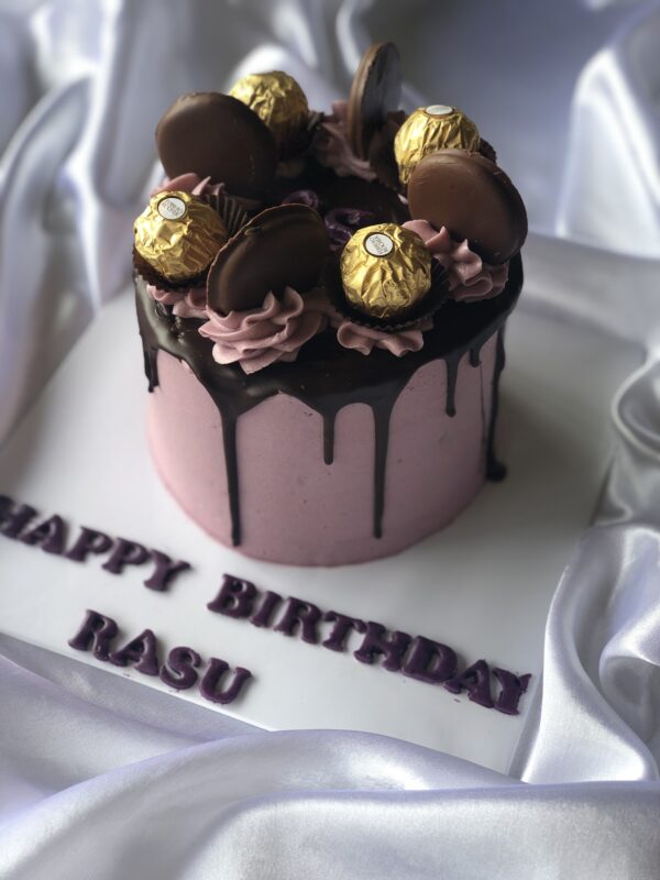 1kg Chocolate Drip Cake